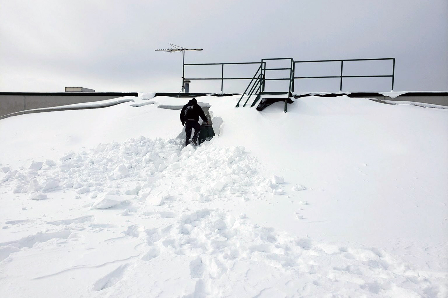 Roof Snow Retention and Metal Trim